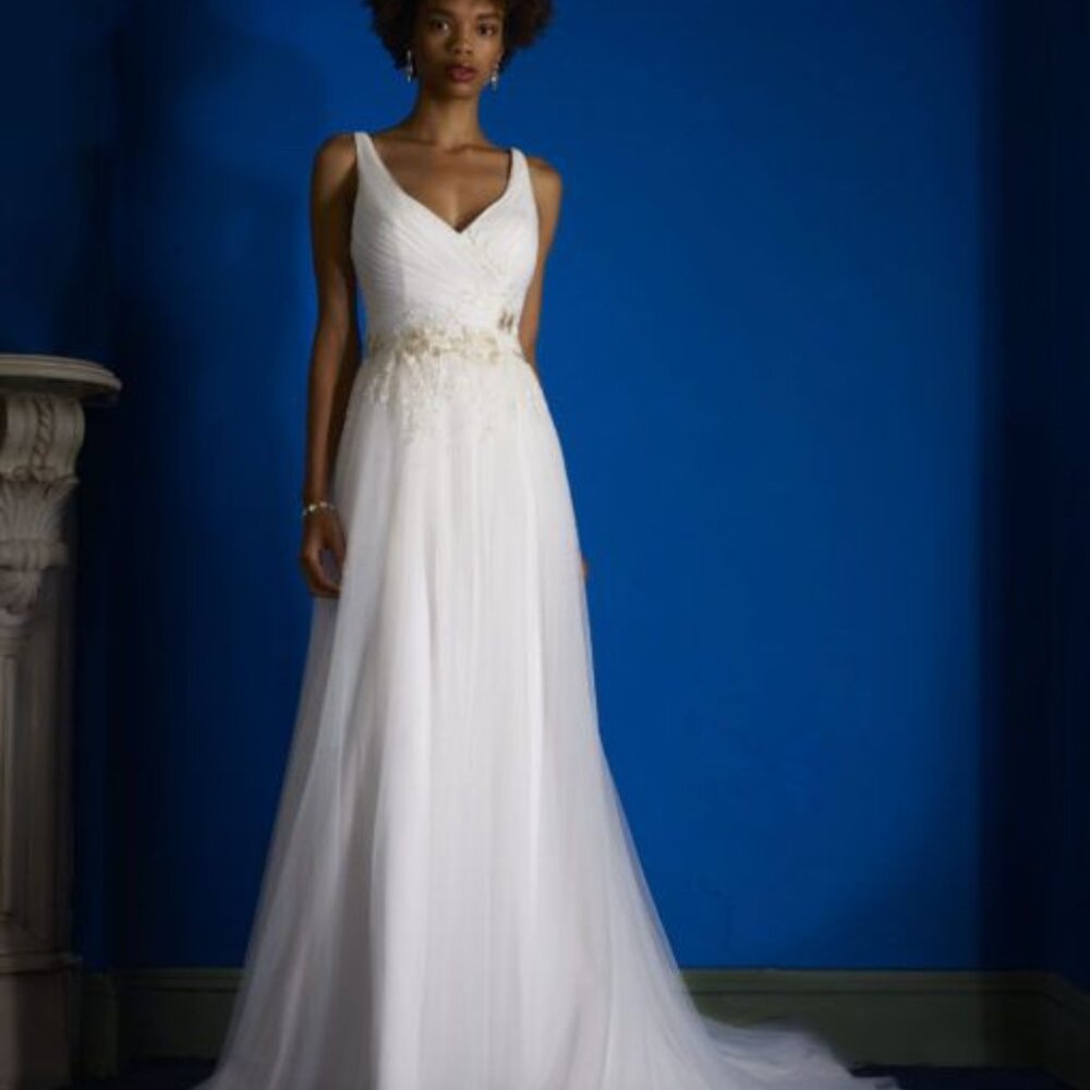 Robert Bullock Wedding Dress: Ivory, A-line, long train--NEVER WORN